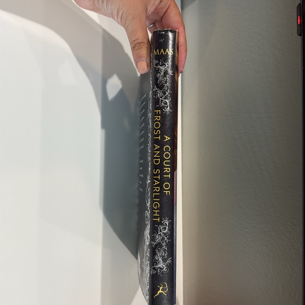 Sarah J. Maas. A Court of Frost and Starlight - Picture 7 of 8